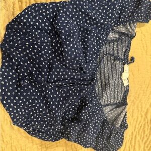 AHearts Navy and Small White Flowers Top